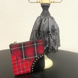 Red jewelry or make up pouch (black jewelry stand NOT included)